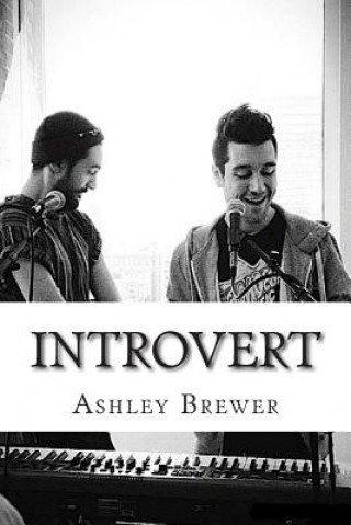 Könyv Introvert Ashley Marie Brewer