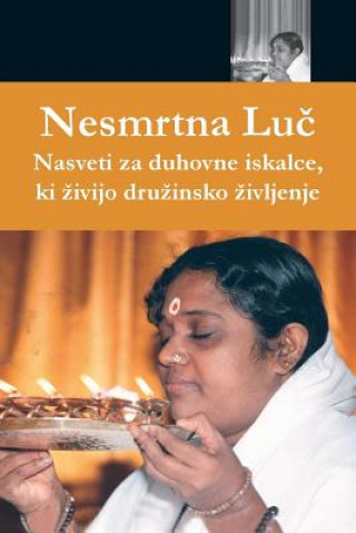 Könyv Immortal Light: (Slovenian Edition) Sri Mata Amritanandamayi Devi