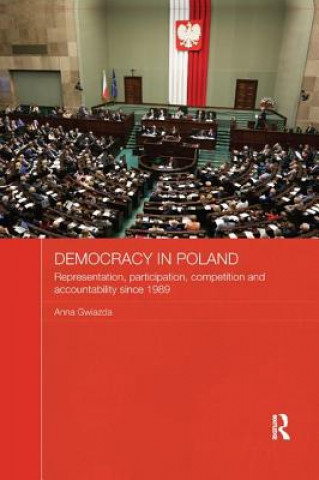 Книга Democracy in Poland Gwiazda