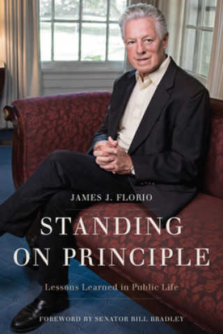 Kniha Standing on Principle James J Florio
