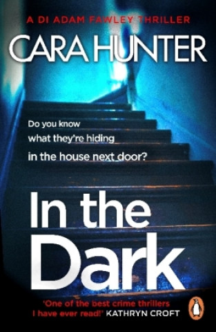 Kniha In The Dark Cara Hunter