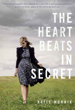 Buch Heart Beats in Secret KATIE MUNNIK