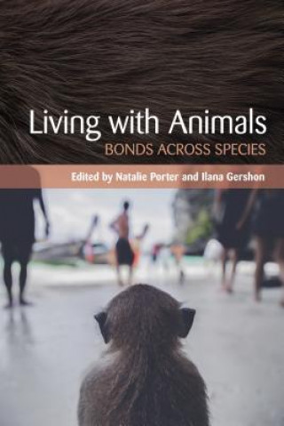 Kniha Living with Animals 