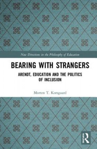 Knjiga Bearing with Strangers Timmermann Korsgaard