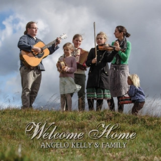 Hanganyagok Welcome Home Angelo & Family Kelly