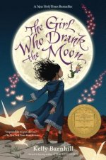 Könyv The Girl Who Drank the Moon Kelly Barnhill