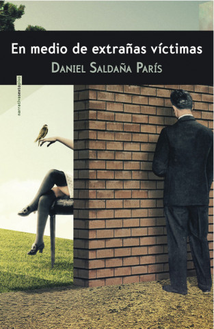 Könyv En medio de extrañas victimas DANIEL SALDAÑA PARIS