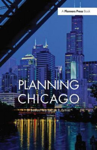 Книга Planning Chicago HUNT