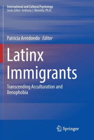 Książka Latinx Immigrants 