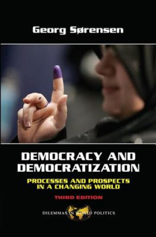 Kniha Democracy and Democratization GEORG SORENSEN