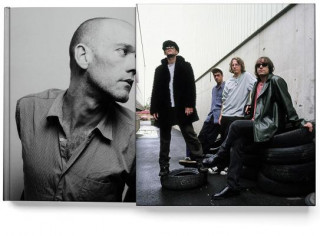 Kniha R.E.M. Athens Ga: R.E.M. in Photographs 1984-2005: Deluxe Slipcase Edition Tom Sheehan