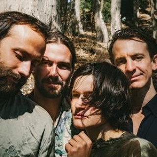 Zvok Two Hands Big Thief
