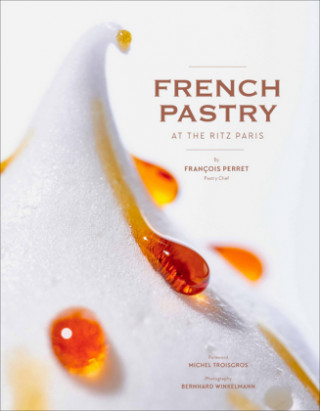 Книга French Pastry at the Ritz Paris 