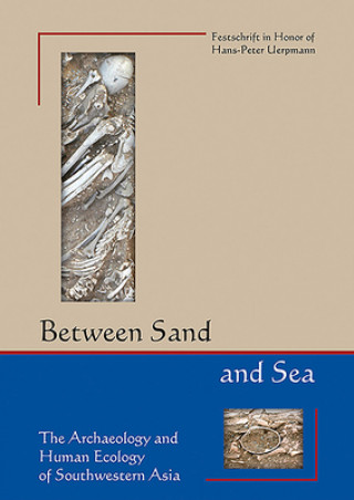 Kniha Between Sand and Sea 