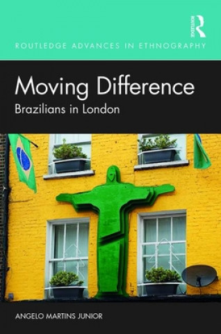 Knjiga Moving Difference Angelo Martins Junior