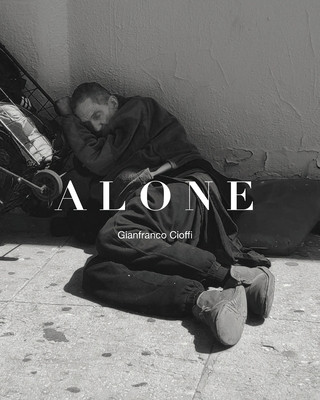 Knjiga Alone Gianfranco Cioffi
