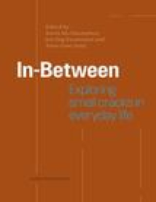 Knjiga In-Between Karen Ida Dannesboe