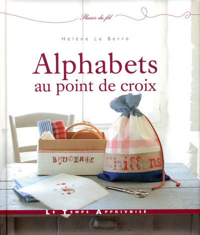 Kniha Alphabets au point de croix Hélène Le Berre