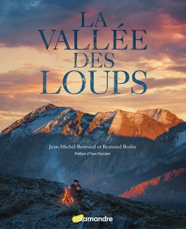 Книга La vallée des loups BERTRAND