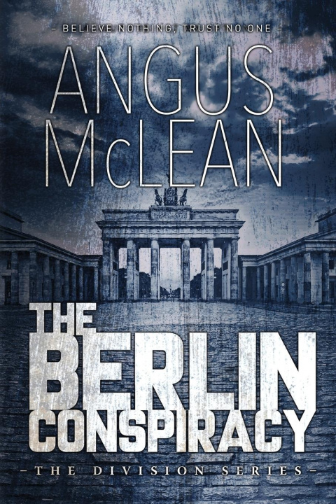 Knjiga Berlin Conspiracy Angus McLean