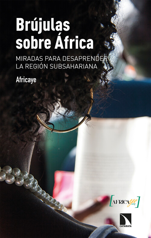Книга Brújulas sobre África AFRICAYE