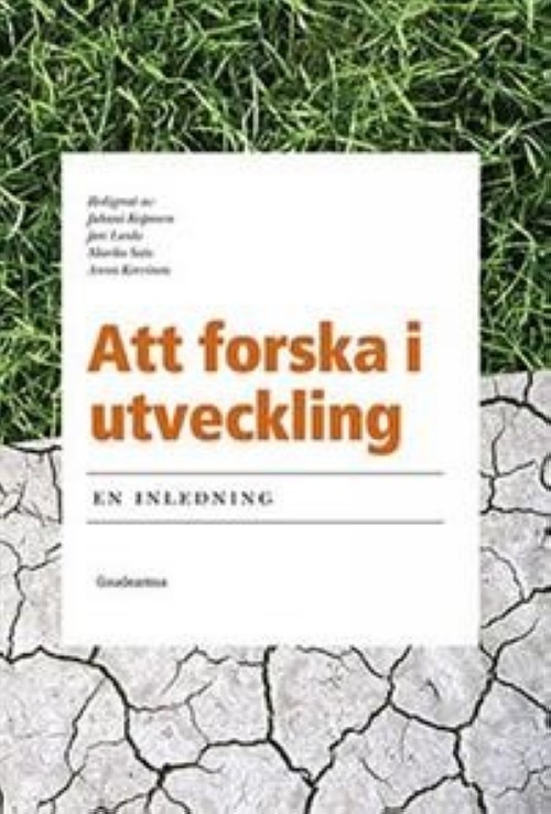 Könyv Att forska i utveckling. En inledning Juhani Koponen