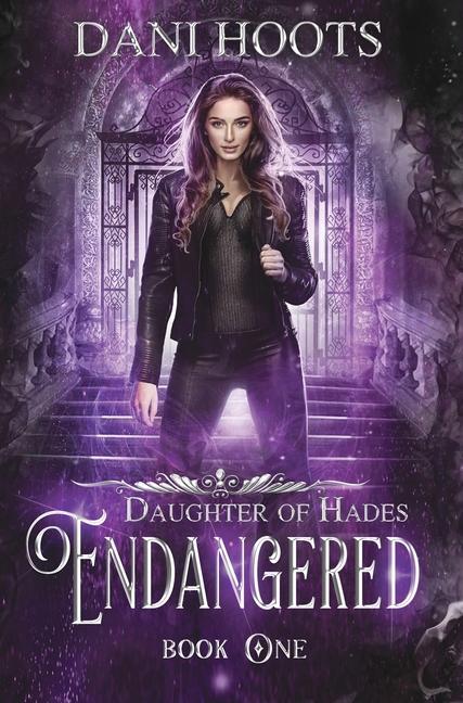 Libro Endangered Dani Hoots