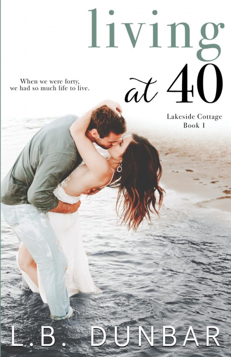 Kniha Living at 40 