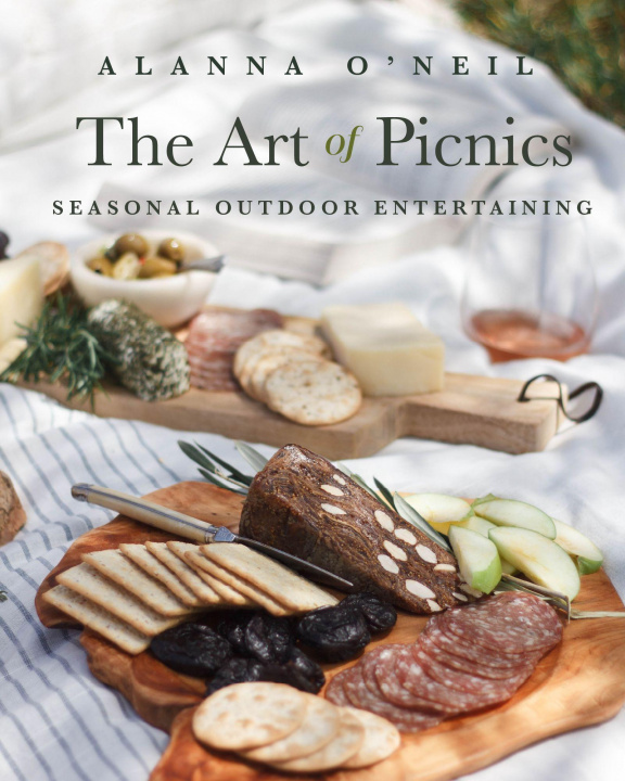 Könyv The Art of Picnics: Seasonal Outdoor Entertaining (Family Style Cookbook, Picnic Ideas, and Outdoor Activities) (Birthday Gift for Her) 