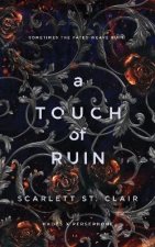 Könyv A Touch of Ruin Scarlett St. Clair