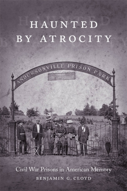 E-knjiga Haunted by Atrocity Benjamin G. Cloyd