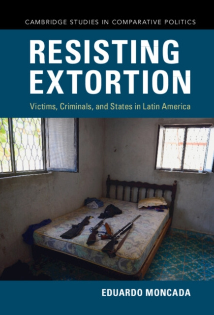 E-knjiga Resisting Extortion Eduardo Moncada