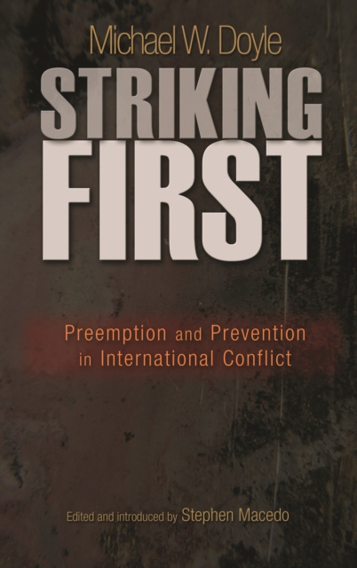 E-book Striking First Michael W. Doyle
