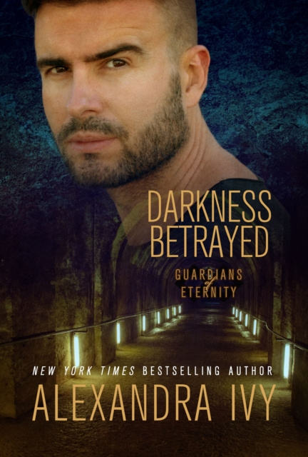 E-knjiga Darkness Betrayed Alexandra Ivy