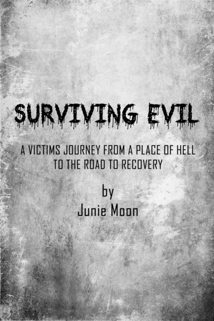 E-knjiga Surviving Evil Junie Moon