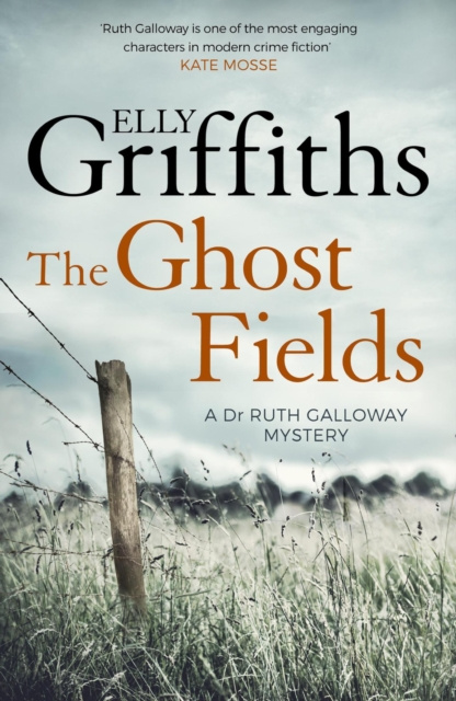E-knjiga Ghost Fields Elly Griffiths