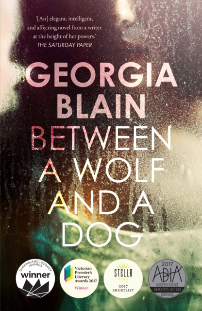E-Book Between a Wolf and a Dog Georgia Blain