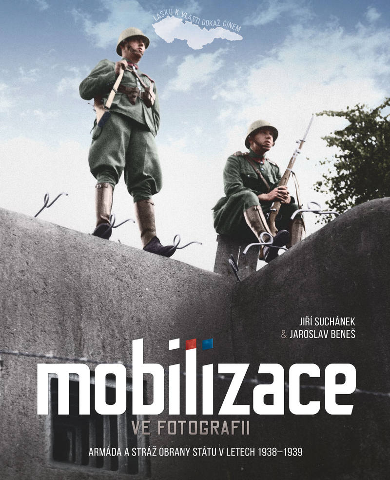 Książka Mobilizace ve fotografii Jiří Suchánek