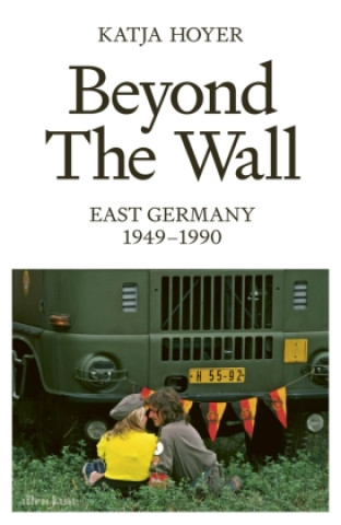 Knjiga Beyond the Wall 
