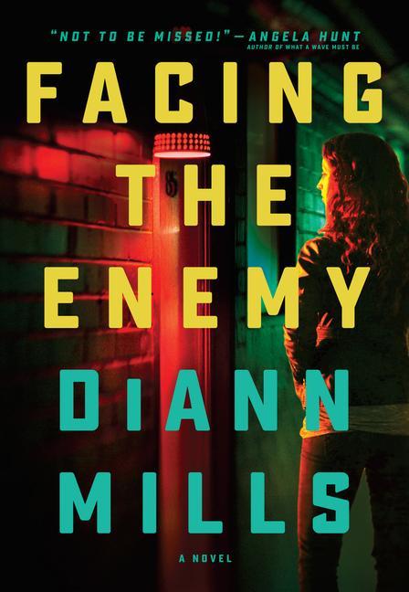 Knjiga Facing the Enemy Mills Diann