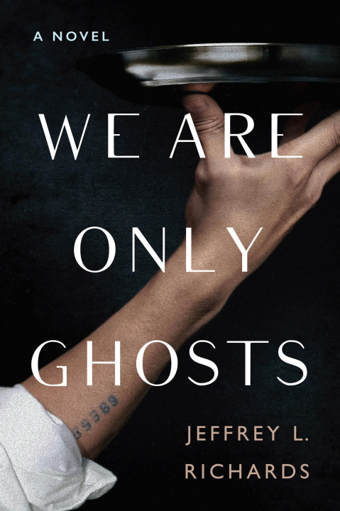 Livro We Are Only Ghosts Richards