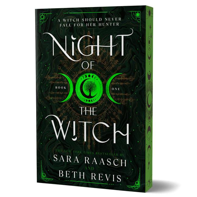 Libro Night of the Witch Beth Revis