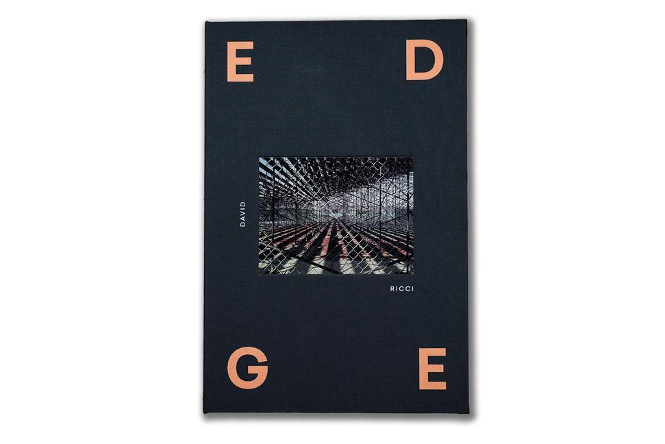 Knjiga Edge 