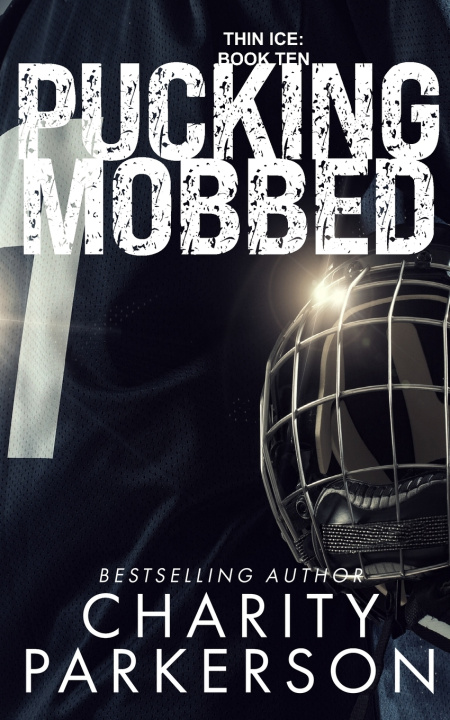 Knjiga Pucking Mobbed Charity Parkerson