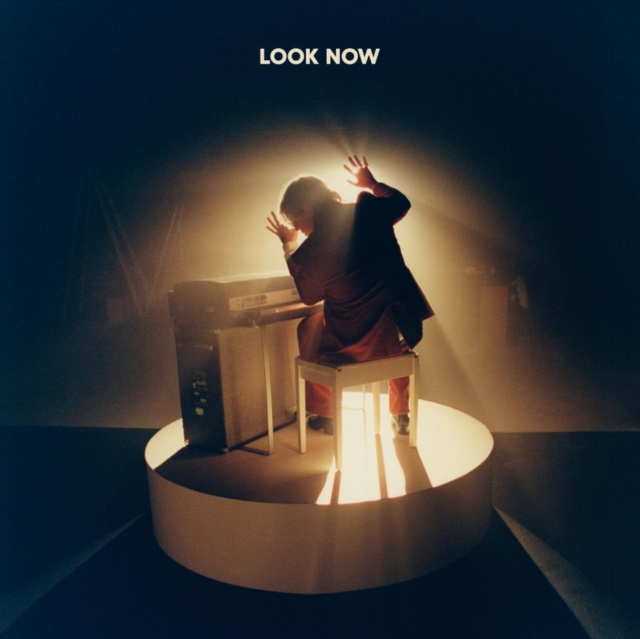 Audio Look Now Oscar Lang