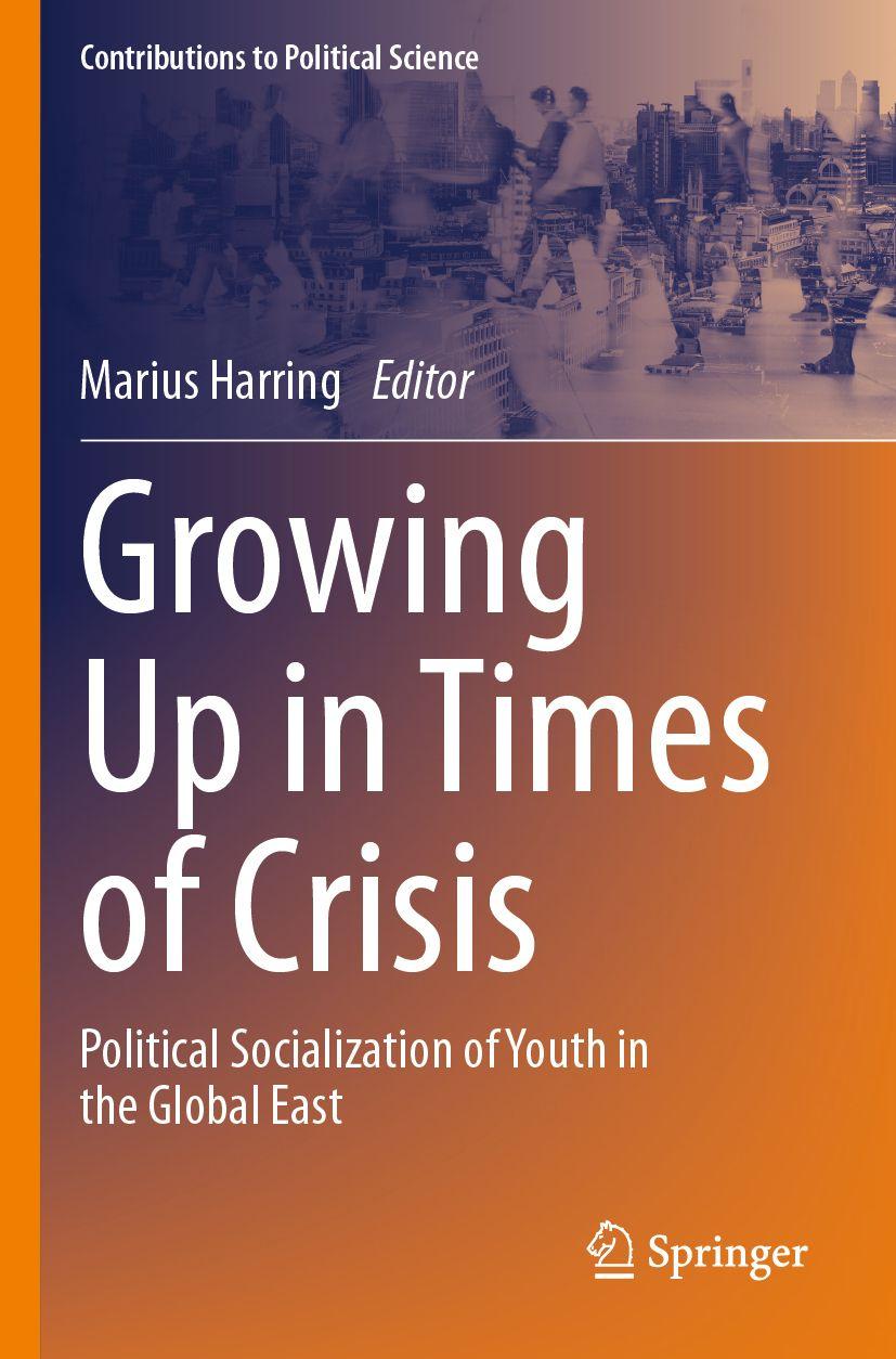 Kniha Growing Up in Times of Crisis Marius Harring
