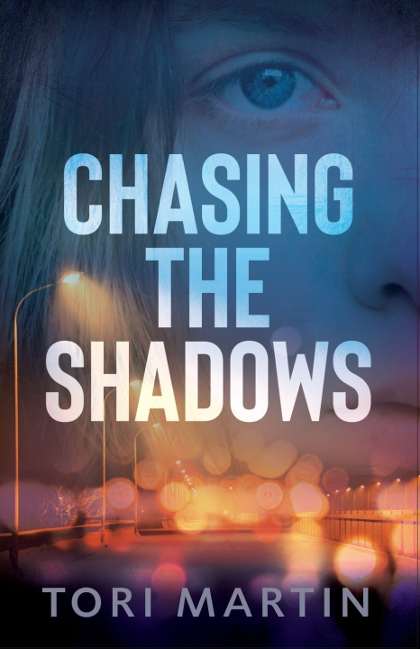 Knjiga Chasing the Shadows Tori Martin
