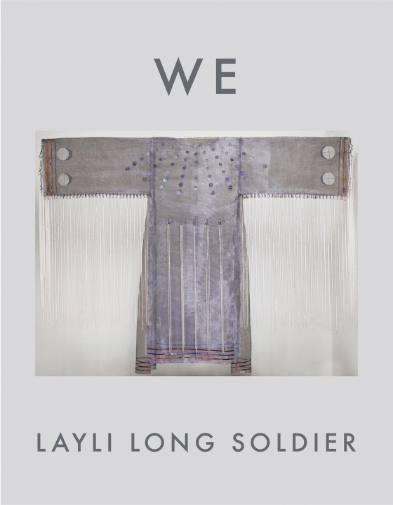 Kniha We Layli Long Soldier