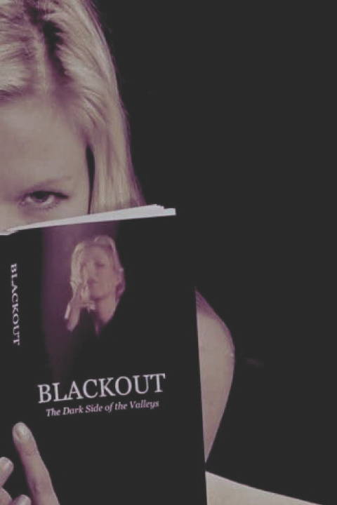 Könyv BLACKOUT The Naked Blonde Writer