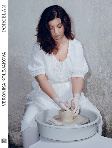 Buch Porcelán Veronika Kolejáková